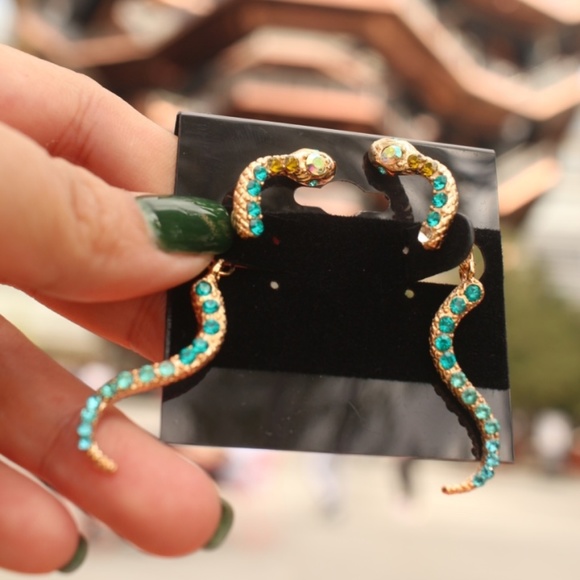 WowNYC Jewelry - New Crystal Diamond SNAKE Dangle wild fun earrings
